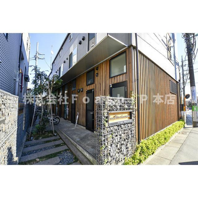 クラソ千歳烏山のエントランス