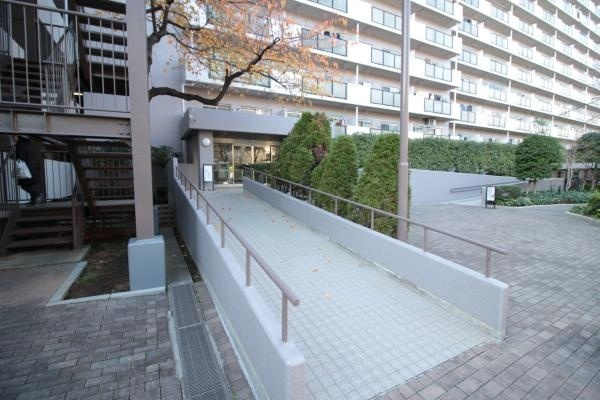 西葛西ビューハイツA棟（5階部分）／仲介手数料無料／新規フルリノベーションのエントランス