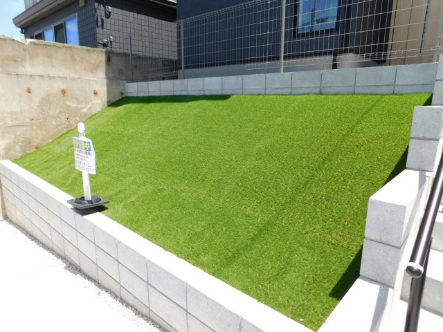 名古屋市昭和区伊勝町１丁目の新築一戸建の庭|◇人工芝スペース◇　　