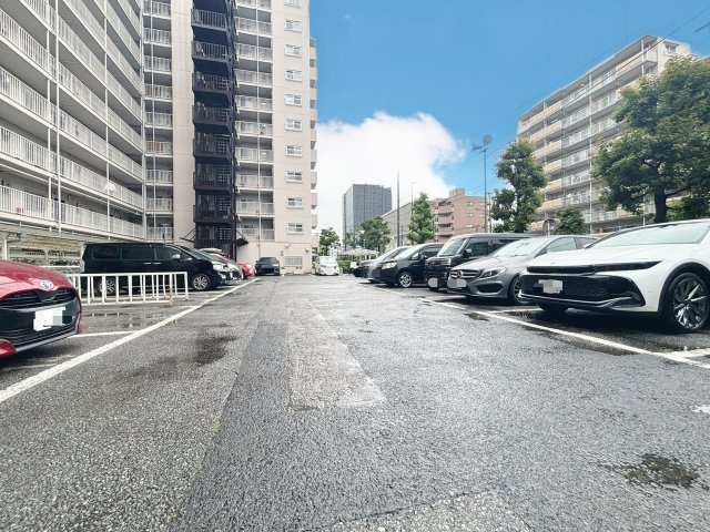 宇喜田カメリア（2階部分）／仲介手数料無料／新規フルリノベーションの駐車場