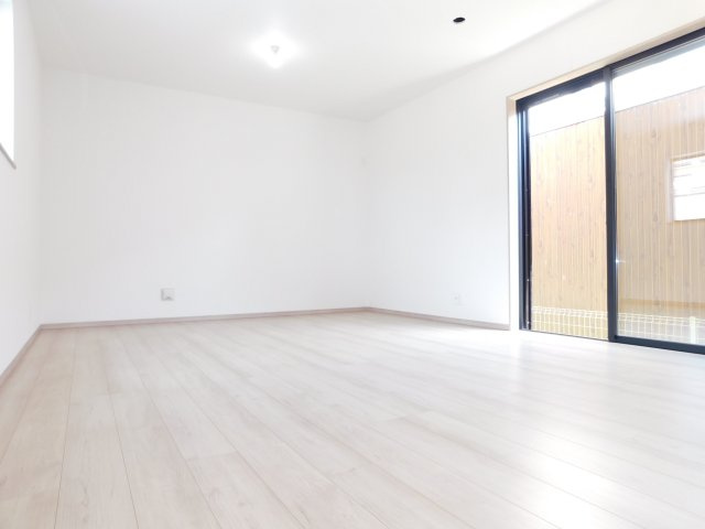 北名古屋市片場八瀬の木の新築一戸建の洋室|◇リビング◇　　南面で明るいリビング約１９．０帖　家族が集まってもゆとりのある空間♪