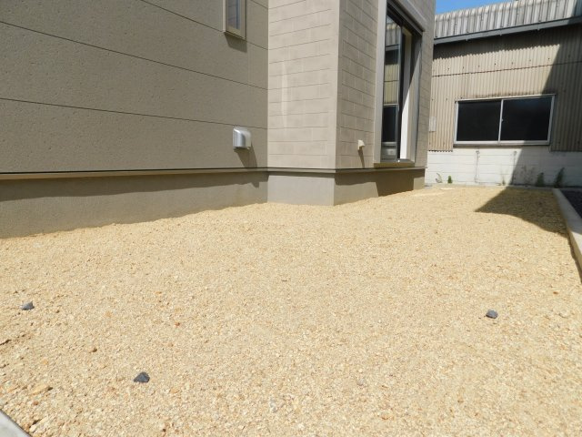 北名古屋市片場白山の新築一戸建の庭|◇庭◇　　南に広めの庭付き♪