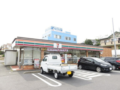 セブン－イレブン 富里日吉倉店まで220ｍ
