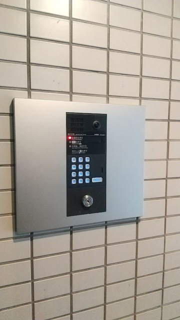 ★来客者を確認できるオートロック操作盤
