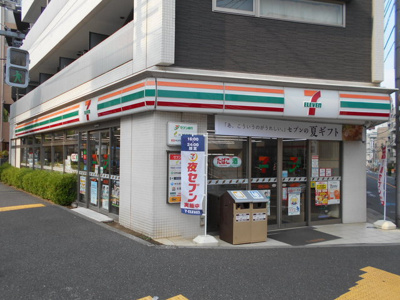 物件１階にセブンイレブン荻窪桃二小南店がございます