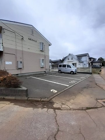 Ｋ．Ｎ．ファインズの駐車場