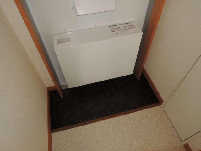 レオパレスフローラの玄関