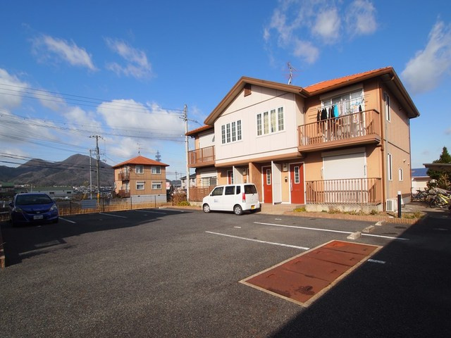 タンドル香芝の駐車場