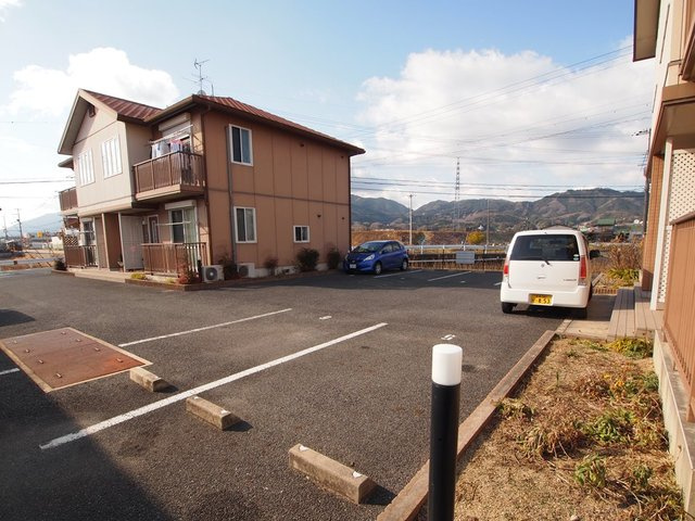タンドル香芝の駐車場