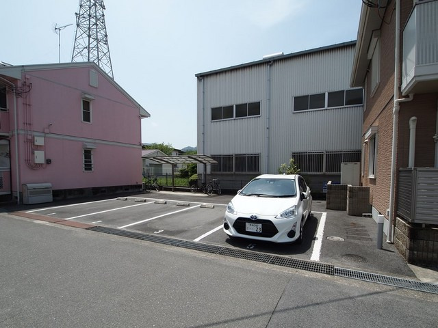 ヴィラオリエンタルＤの駐車場