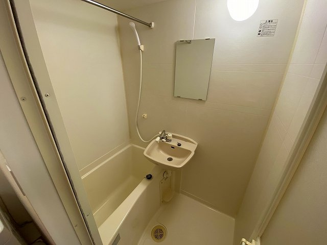 レオパレスビューハイツの浴室|設備・仕様は号室により異なる為、現況を優先致します。
