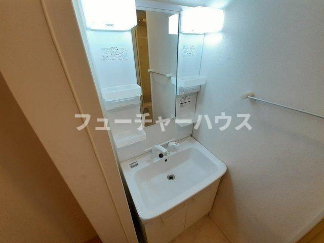 メゾン　ド　グランの洗面所|ゆったりとスペースのある洗面所