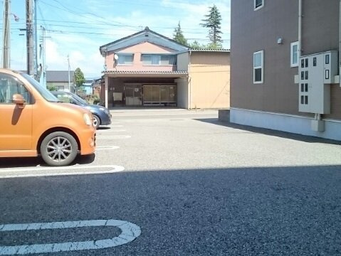ロコモーション・Ｍの駐車場