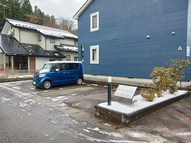 サワーメゾンＡの駐車場|駐車場に車を止められます