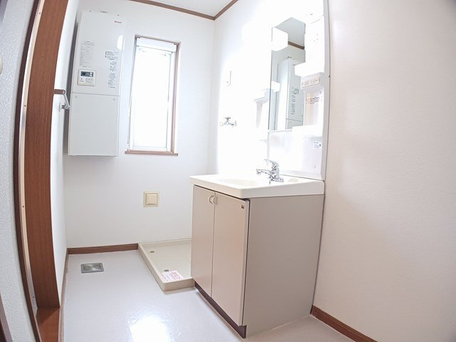サワーメゾンＡの洗面所|忙しい朝には欠かせない洗面所です