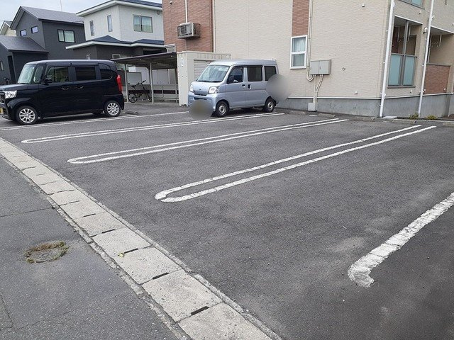 エヴァーグリーンの駐車場|駐車場に車を止められます