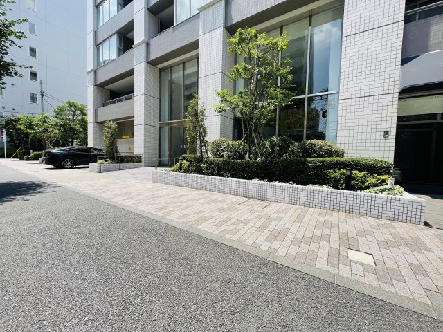 新宿山吹アインスタワーのエントランス
