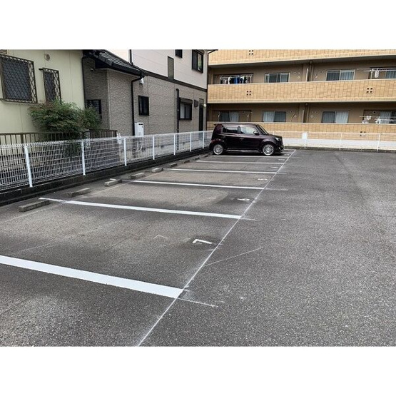 【駐車場】 | サープラス　サカイ　B