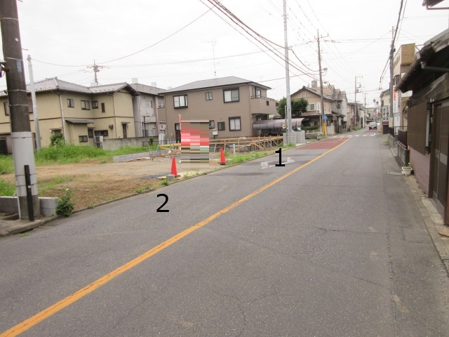 売地　東松山市松本町1-2-5（全6区画）の前面道路含む現地写真