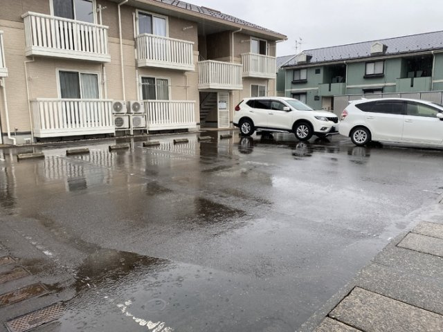 プラシードの駐車場