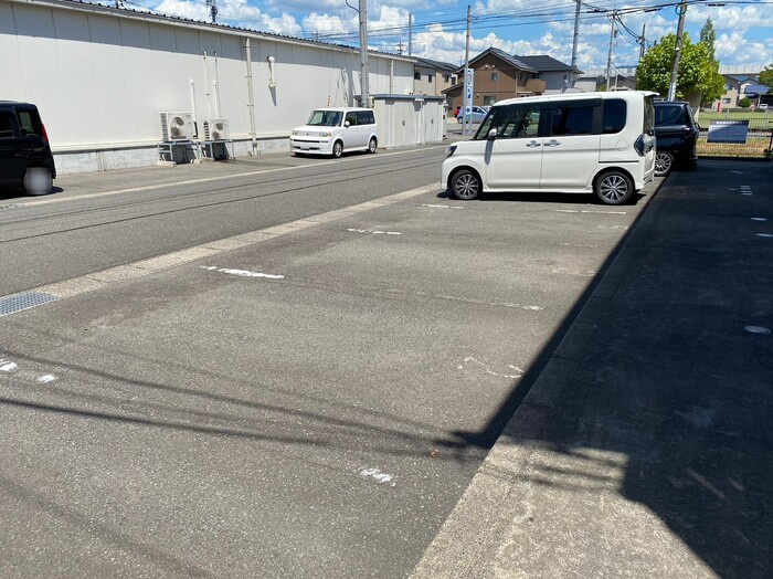 ウィル花堂の駐車場