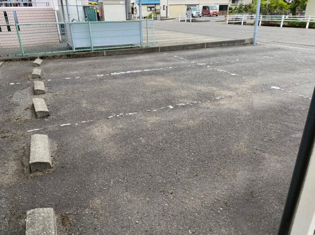セジュールＭの駐車場