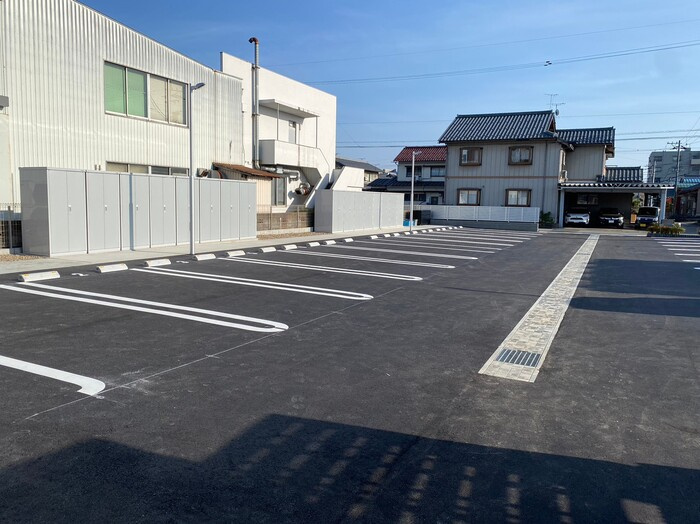 Grand Serena (グランセレナ)の駐車場