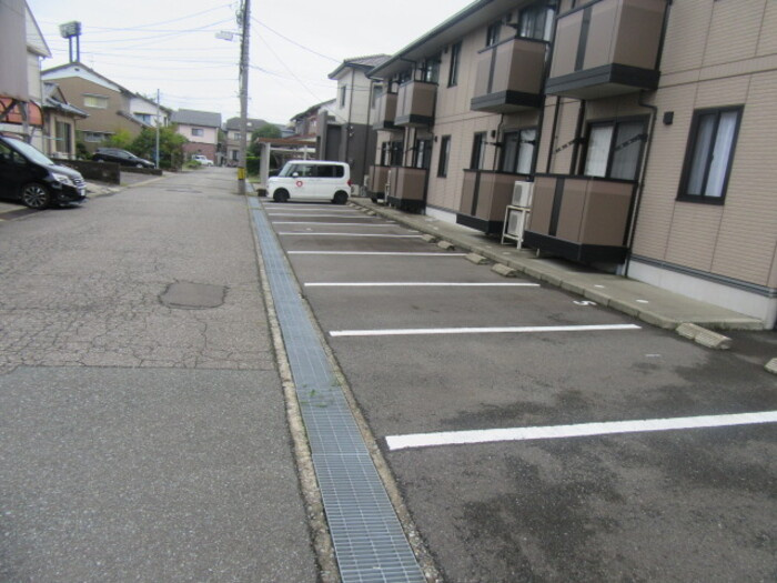 運動公園ハイツの駐車場