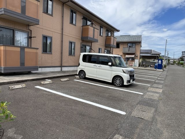 コンフォートヴィレッジ　Ａの駐車場