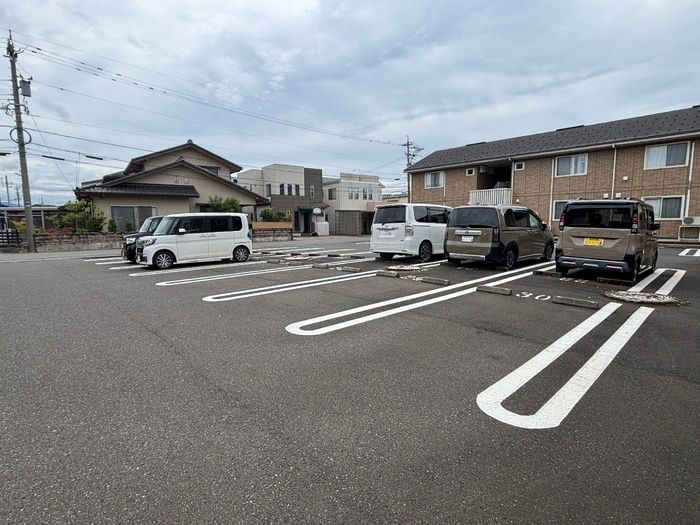 リビングタウン舟橋壱番館　Cの駐車場