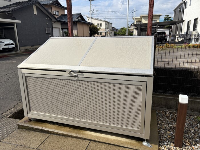 アムール　シェノン