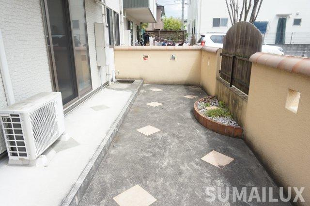 熊本市西区田崎１丁目のアパートのバルコニー