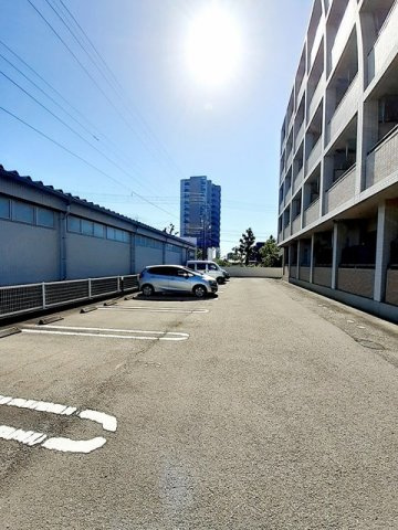 【駐車場】 | ヴィヴァーチェ東石井
