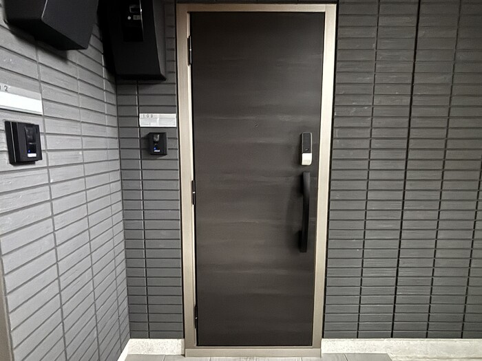D-Residence上野本町のエントランス