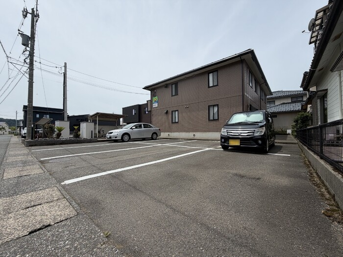 トゥルースタウンの駐車場