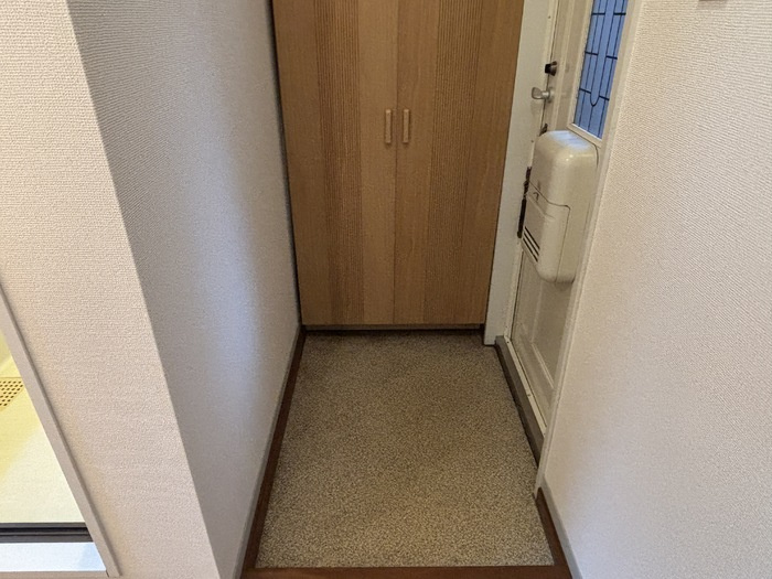 コーポかねとも　B棟の玄関