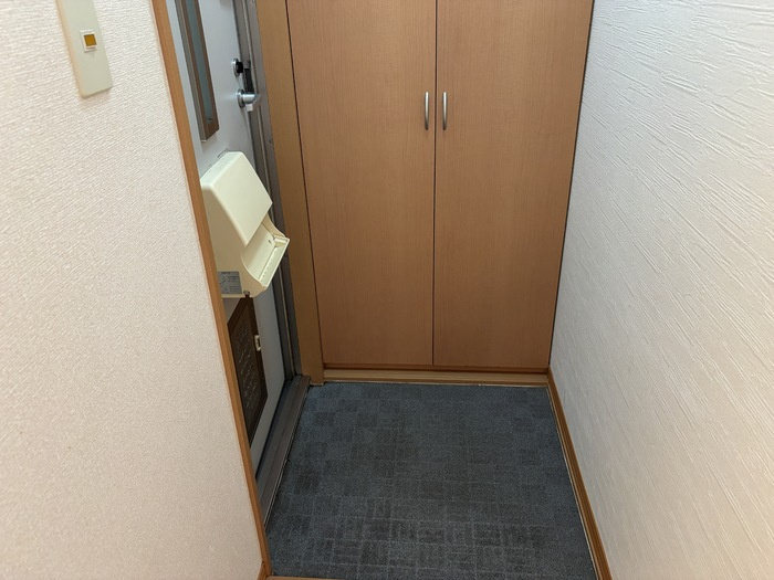 フレスコハウスの玄関