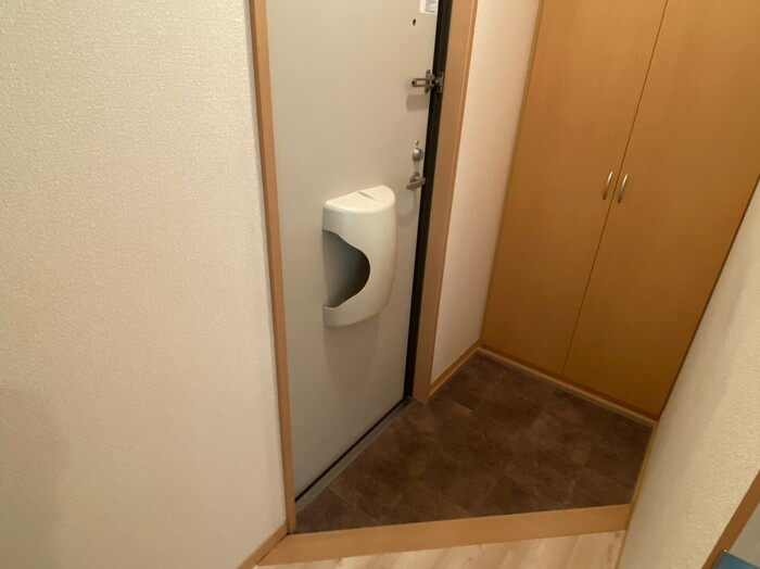 モア・イーストの玄関