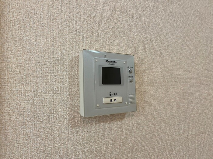 モア・イースト