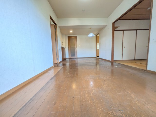 ヴェルデコート大蔵東壱番館（C-6）の居間・リビング