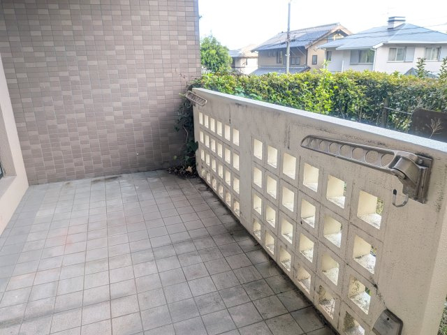 ヴェルデコート大蔵東壱番館（C-6）のバルコニー