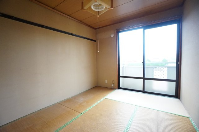 豊岡タウンハウス　D棟の和室