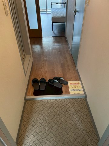 リバーハイツ豊岡の玄関