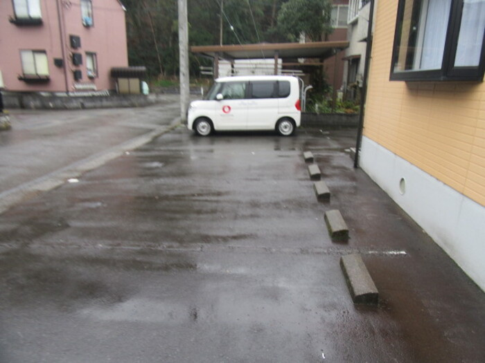 グリーンコートの駐車場