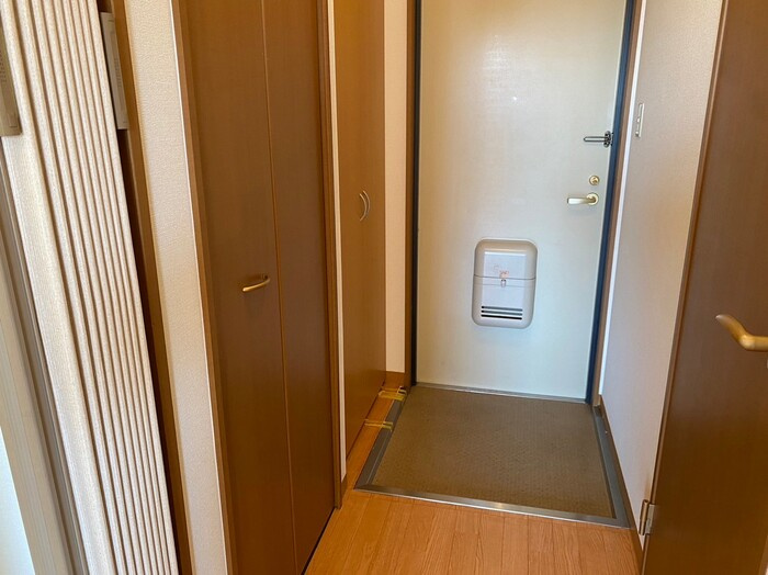 メゾン ルミナスの玄関