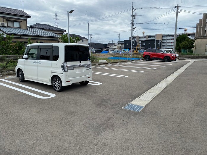 NICO1の駐車場