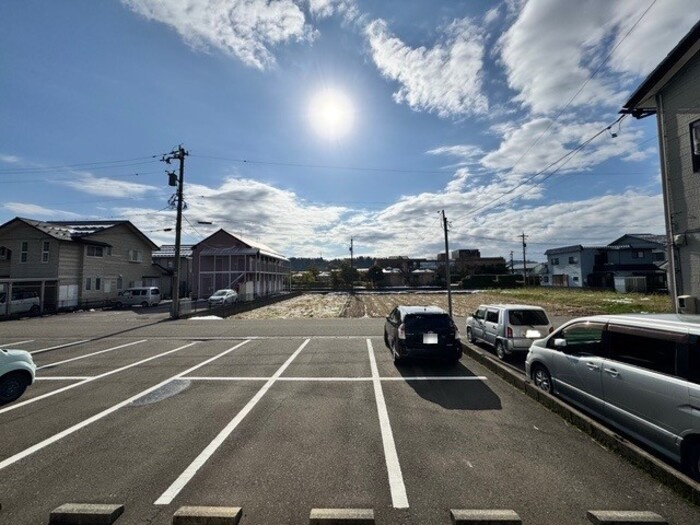 コンフォール２１の駐車場