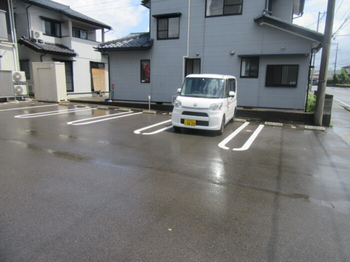 フェリークの駐車場