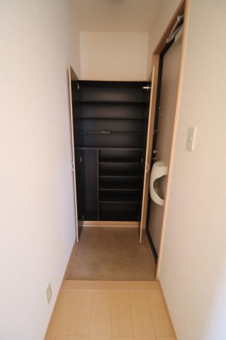エトワールＫＵＲＩＭＯＲＩ　Ａの玄関