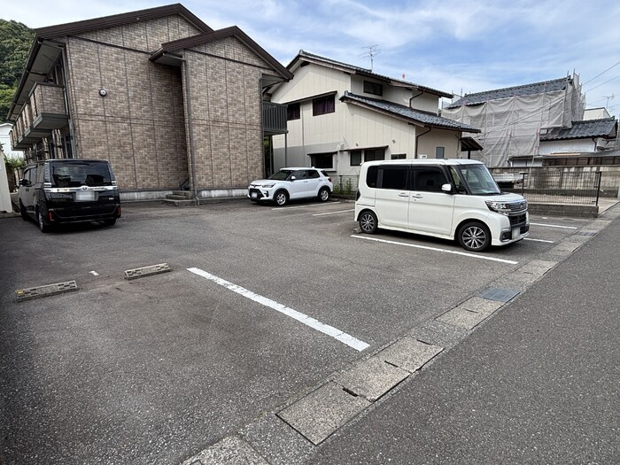 アンジュシャンテの駐車場